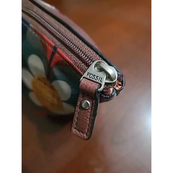 Fossil Key-Per Cosmetic Makeup Bag Ladybug Print Yellow Brown Leather Zip Pouch - Picture 4 of 8